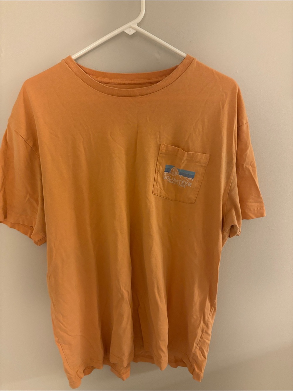 Volunteer Graphic Pocket T-Shirt in Orange - Men's Short Sleeve